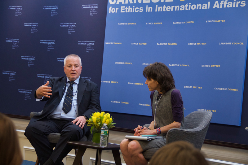 Frank Mahoney in discussion with Helen Epstein Frank Mahoney in discussion with Helen Epstein
