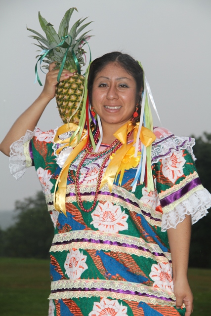 La Guelaguetza de Poughkeepsie
Cultura, tradición y sabor
Domingo 29 de julio de 2012, 1:00 a 7:00pm
Wayras Park, Poughkeepsie, NY
Gratis y para el público
Gracias al Grupo de Baile Folklórico de Poughkeepsie, Hudson River Healthcare y Somos la Llave del Futuro. Foto de Fel Santos