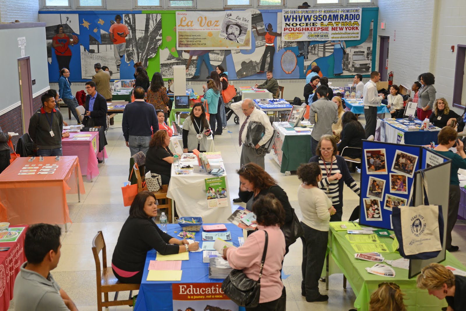 Una imagen de la Feria de Recursos en el Family Partnership Center. Foto de Jay Lawrence.